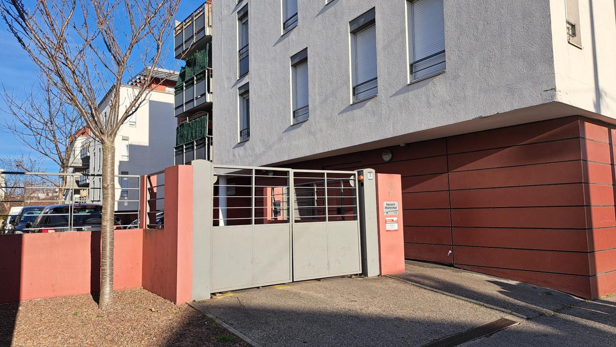 Appartement Cosy 3 Pieces Avec Garage Privatif Saint-Priest  Eksteriør billede